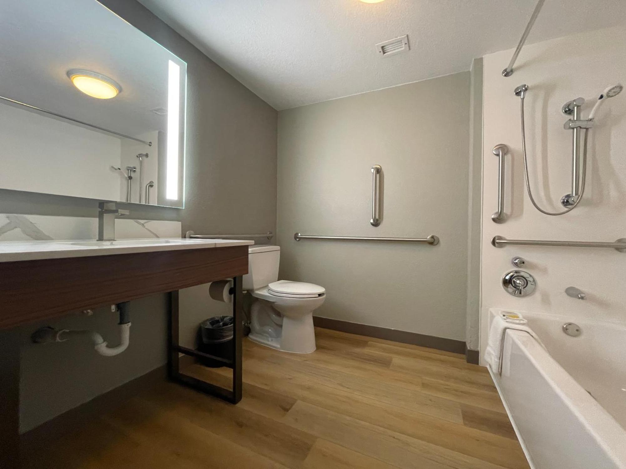 La Quinta By Wyndham Dallas Dfw Airport North