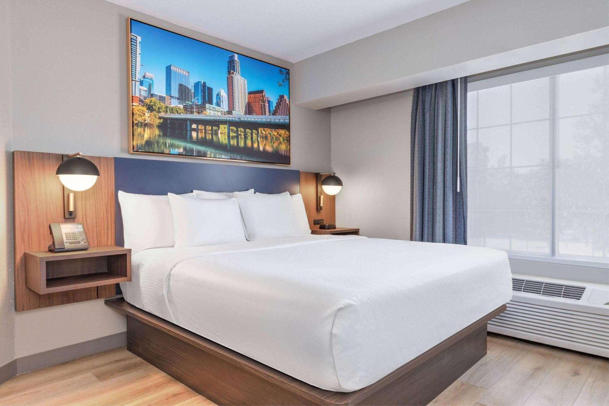 La Quinta By Wyndham Dallas Dfw Airport North Hotel