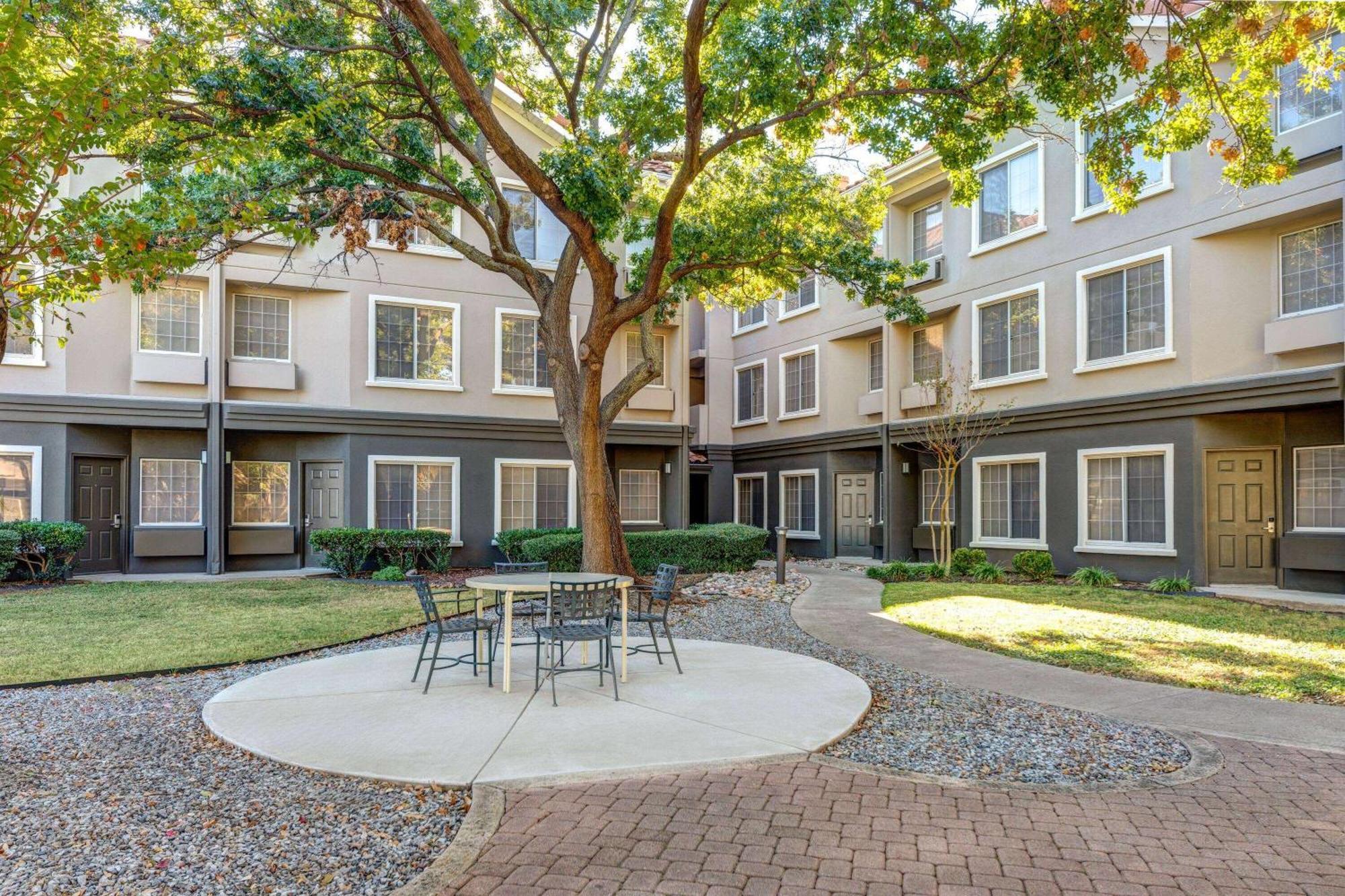 Hotel La Quinta By Wyndham Dallas Dfw Airport North Irving