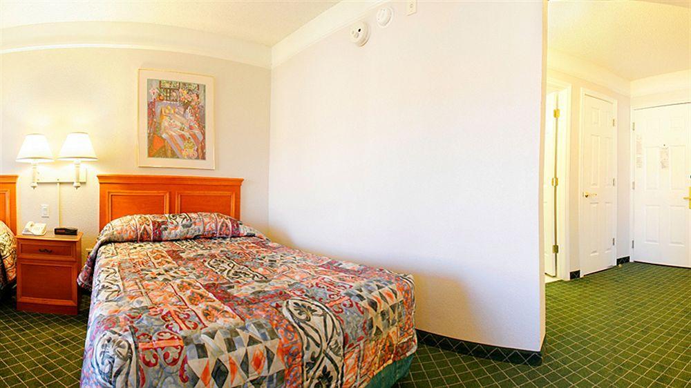La Quinta By Wyndham Dallas Dfw Airport North 3* Irving