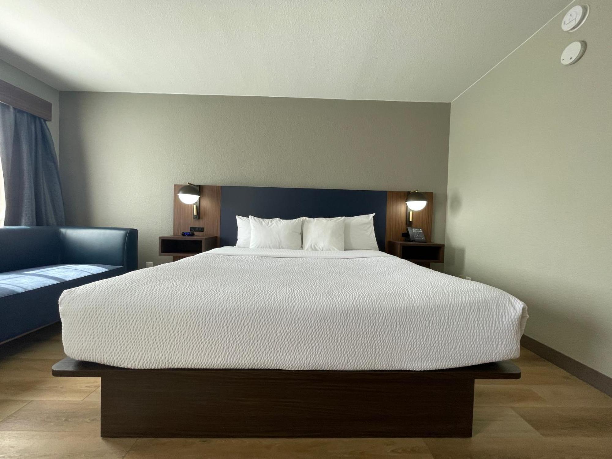 La Quinta By Wyndham Dallas Dfw Airport North Hotel