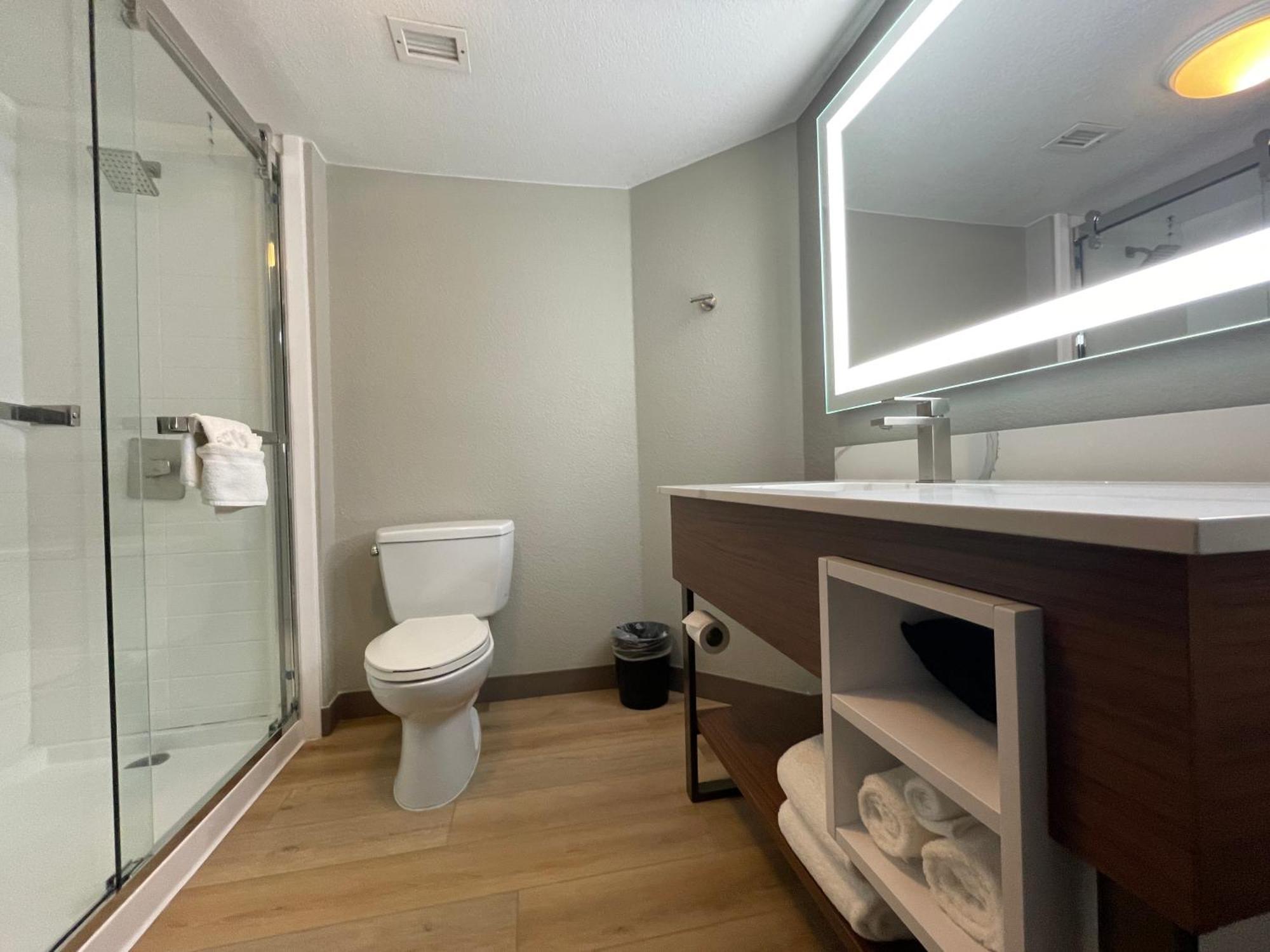 La Quinta By Wyndham Dallas Dfw Airport North Hotel