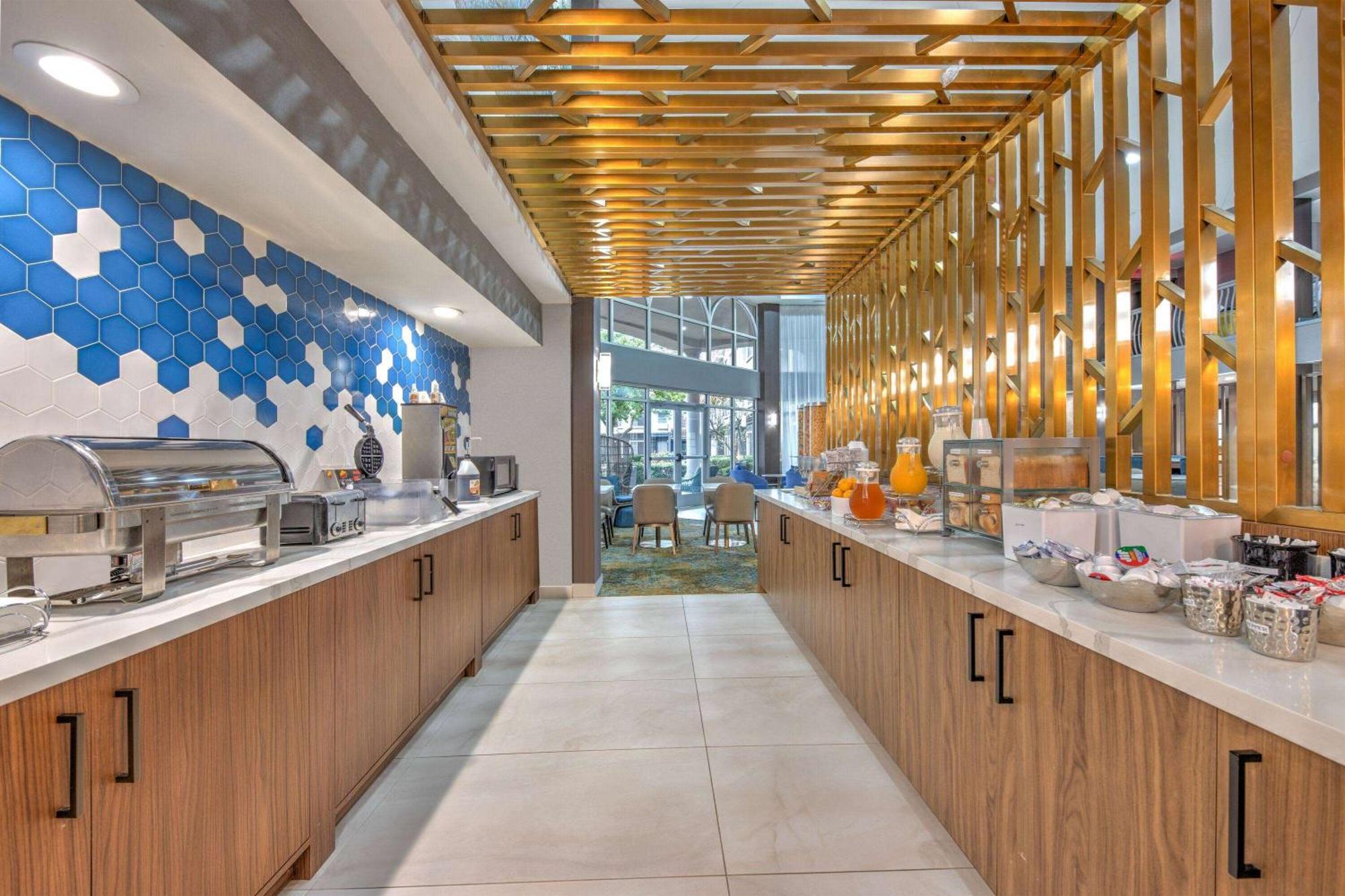 Hotel La Quinta By Wyndham Dallas Dfw Airport North