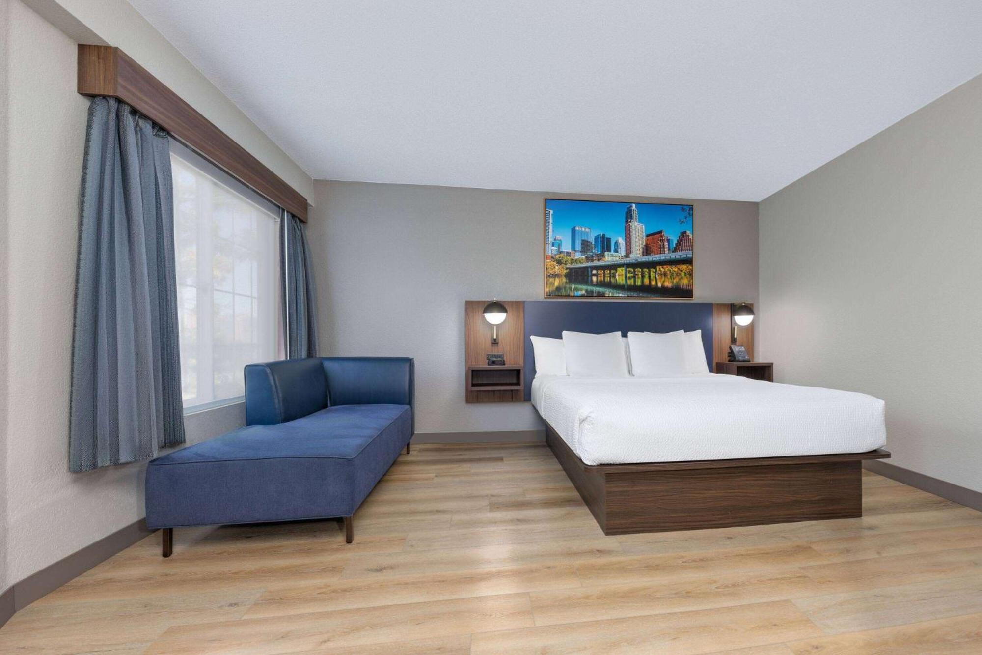 La Quinta By Wyndham Dallas Dfw Airport North Hotel