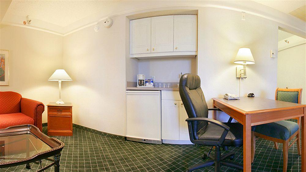 La Quinta By Wyndham Dallas Dfw Airport North Hotel 3*