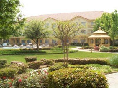 La Quinta By Wyndham Dallas Dfw Airport North Hotel
