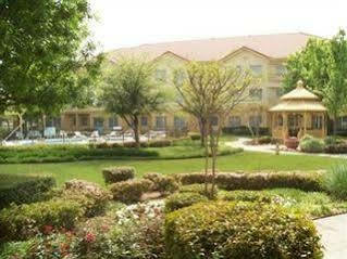 Hotel La Quinta By Wyndham Dallas Dfw Airport North 3*